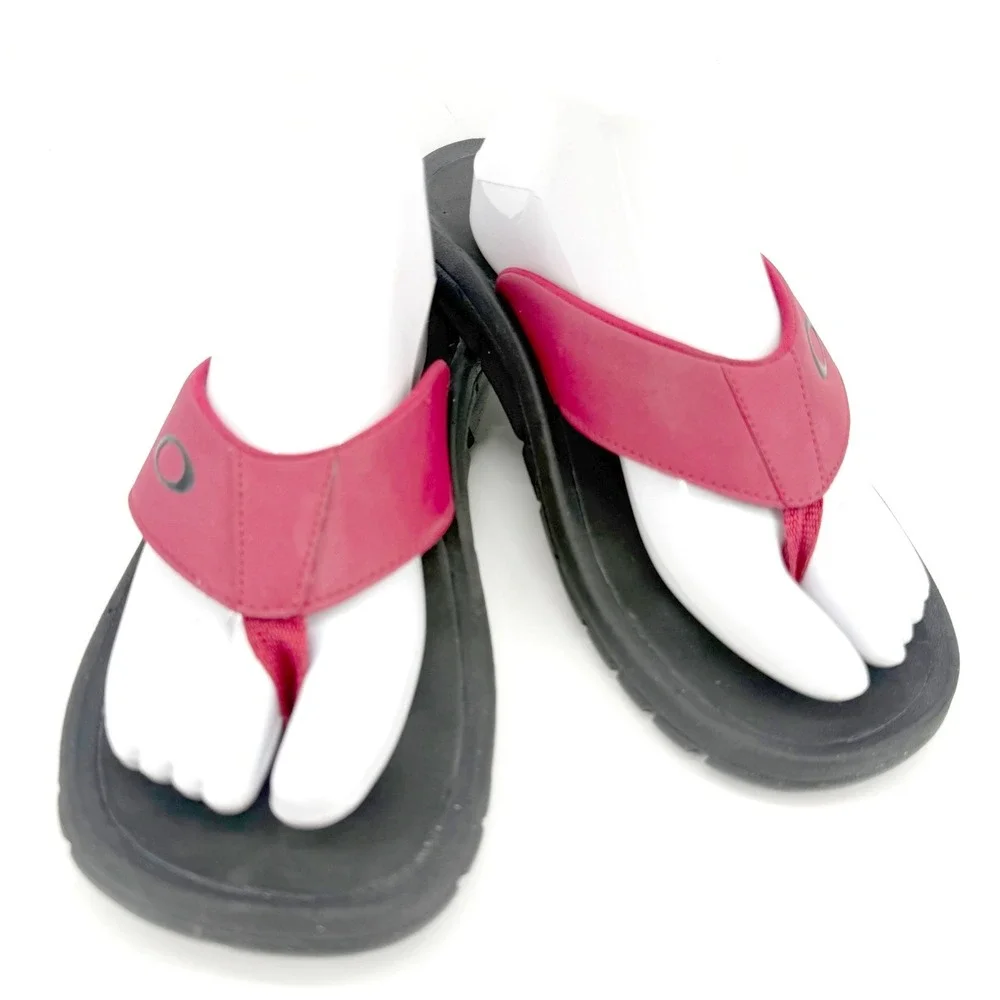Oakley Flip Flop Sandals Mens 9 Red Black Thong Vacation Resort Comfortable